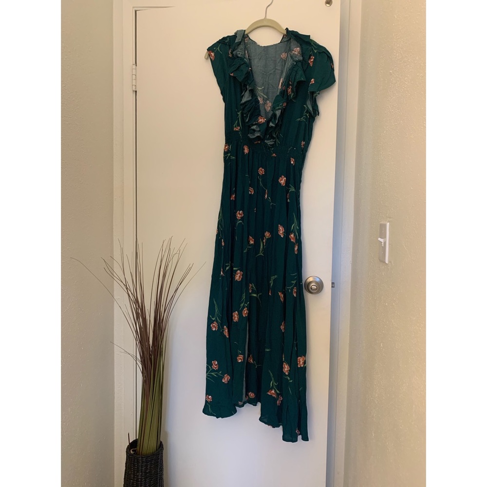 Gorgeous Maxi Green Dress • Size Lg🌸
